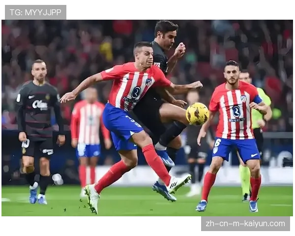 巴萨主场三球完胜莱万特 凭借德容破门重返西甲榜首位置